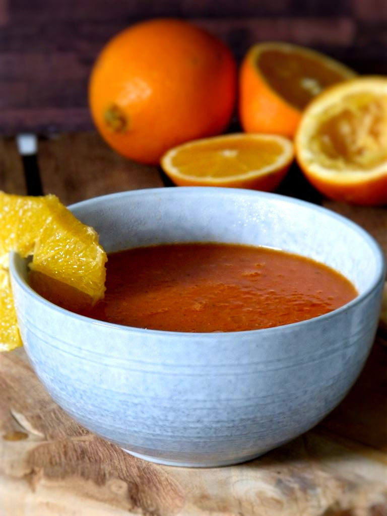 Tomaten-Orangen-Suppe (vegan)