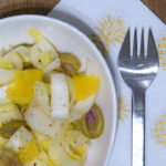 Chicoree-Salat mit Oliven