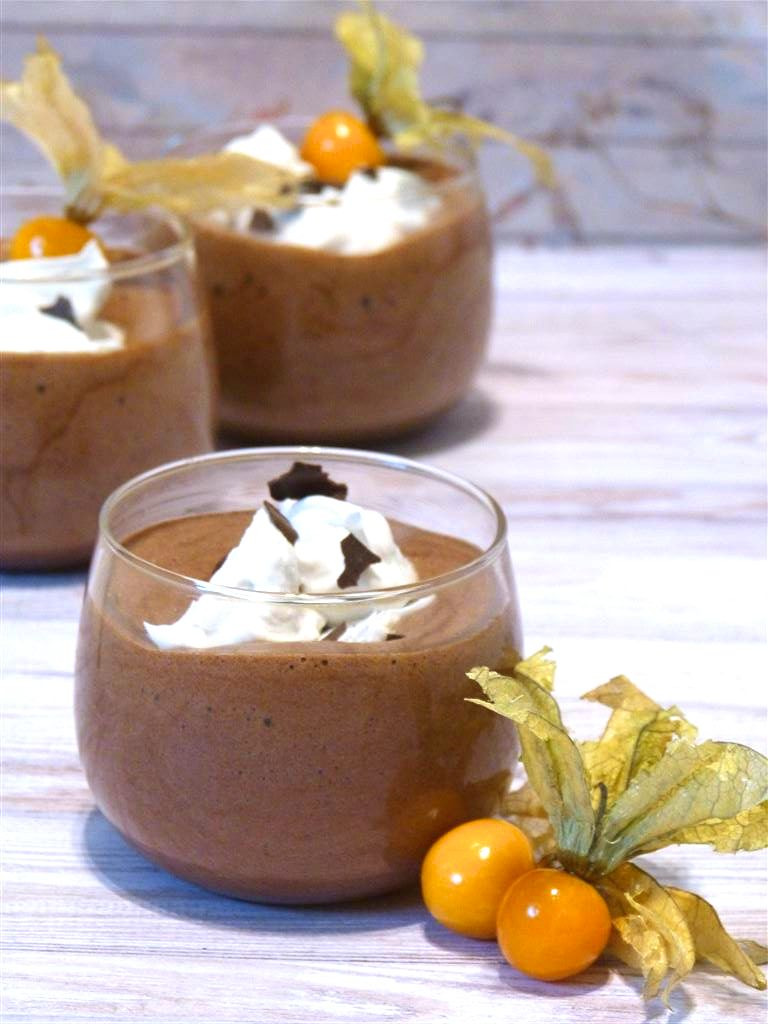 Schön schokoladig: veganes Mousse au Chocolat - gingerandthyme.de