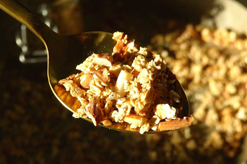 Granola: lecker Knuspermüsli selbst gemacht (vegan)