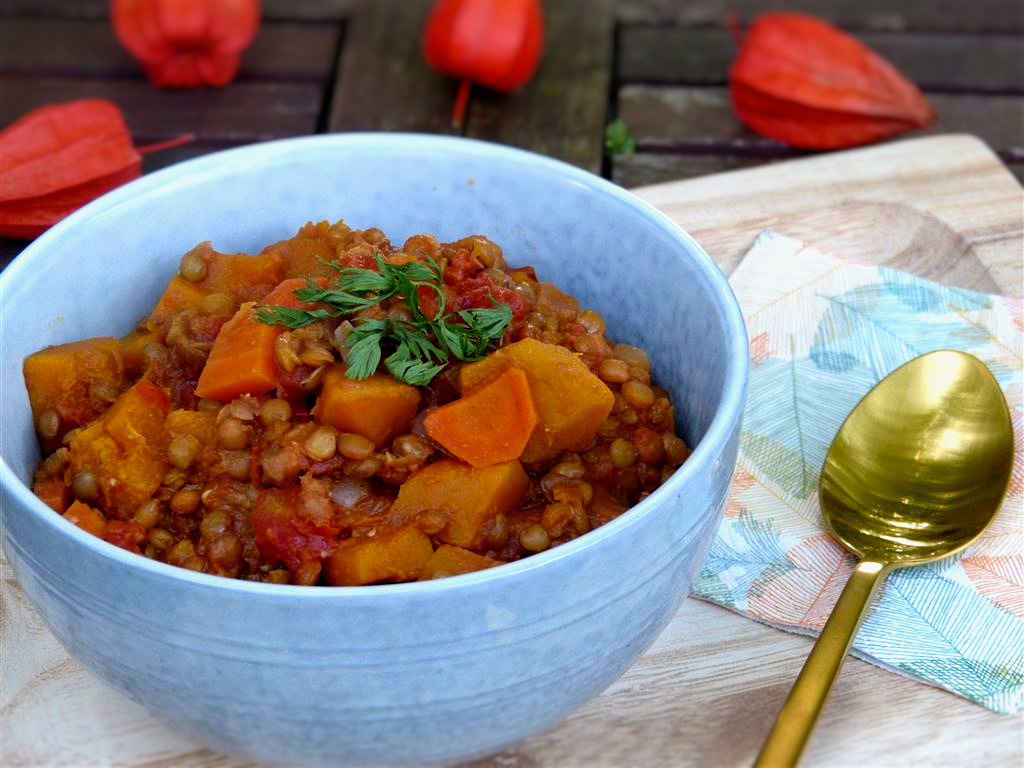 Veganer Linseneintopf mit Kürbis - gingerandthyme.de